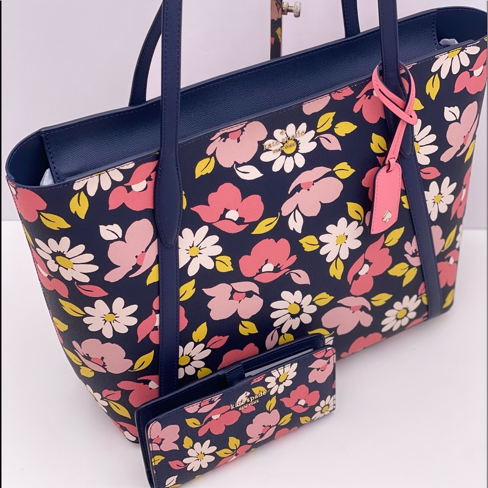 Kate Spade Road Trip Floral Large Tote Bag & Large Slim Bifold Wallet Bl… - Picture 6 of 12